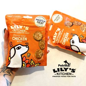 تشویقی سگ لیلیز کیچن مینی برگر مرغ | طبیعی و بدون غلات LILIY's KITCHEN Chomp-Away Chicken Bites