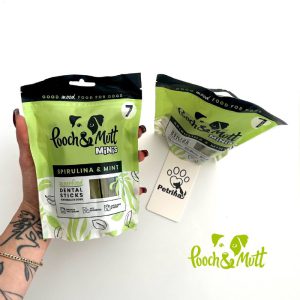 تشویقی دنتال سگ مینی Pooch & Mutt | ضد جرم و تارتار با اسپرولینا و نعناع (7 عدد) Pooch & Mutt SUPERFOOD DENTAL STICKS FOR DOGS