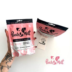 تشویقی سگ پروبیوتیکی Pooch & Mutt | آرامش بخش | هایپو آلرژی (بوقلمون و شاهدانه) Pooch & Mutt Dental Probiotic Calming Turkey Treats For Dogs