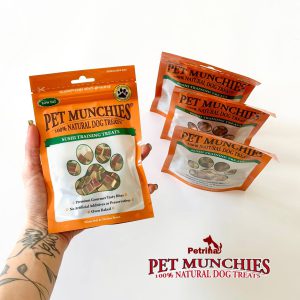 تشویقی سگ آموزشی پت مانچیز (انگلیسی) | کم چرب و 100% طبیعی | سوشی ماهی و سینه مرغ Pet Munchies Chicken Dog Training Treats 50g