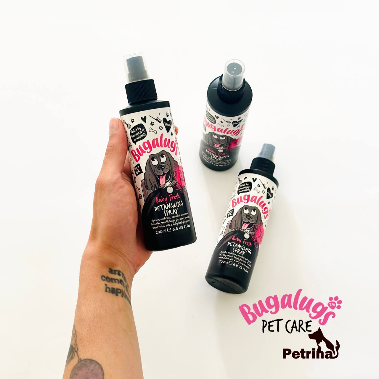 Bugalugs Baby Fresh Detangling Spray for Dogs اسپری گره بازکن و نرمکننده موی سگ Bugalugs (انگلیسی)، رایحه ماندگار Baby Fresh | وگان | 200 میل