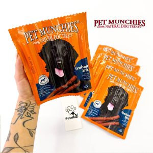 تشویقی سگ استیکی پت مانچیز (انگلیسی) |کم چرب و 100% طبیعی - 5 عدد | گوشت گوزن | Pet Munchies Venison Pet Munchies Venison Stix Dog Treats