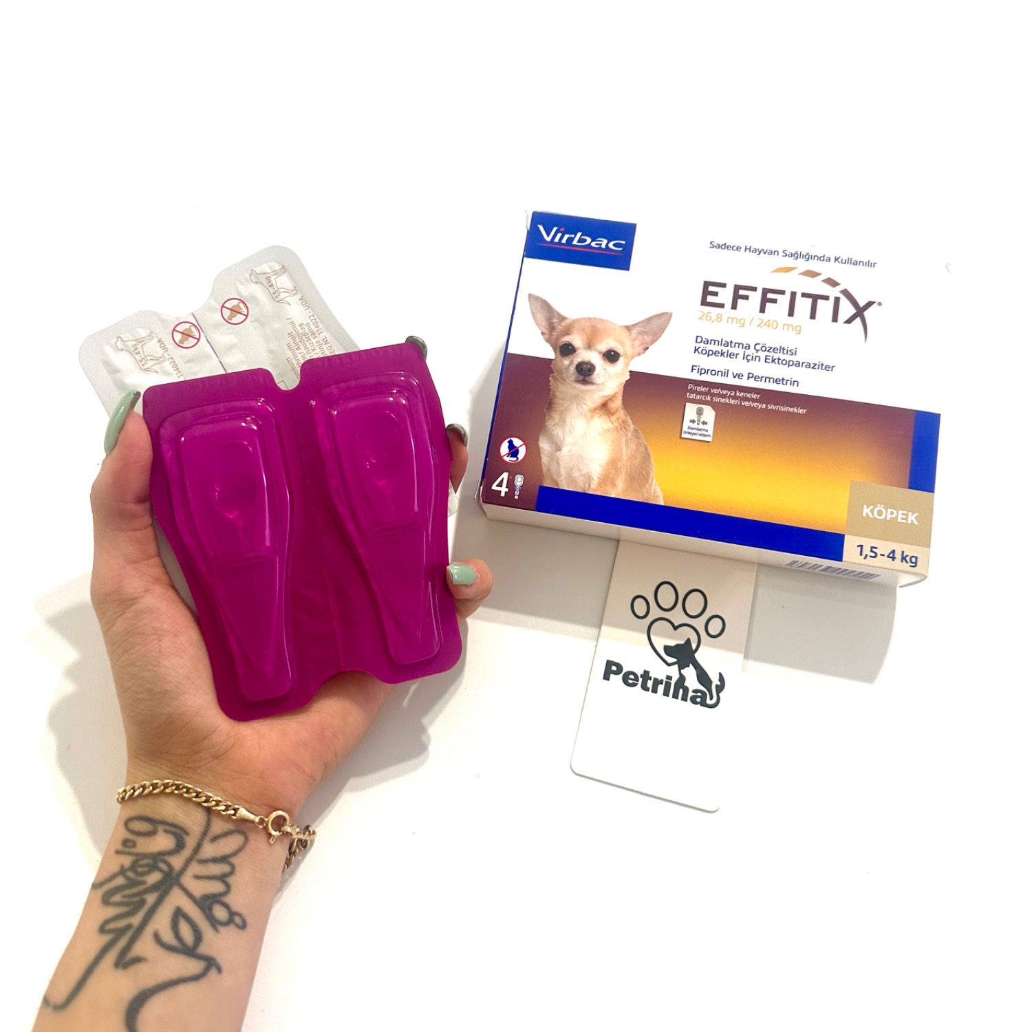 Virbac EFFITIX 268 mg spot on solution for Samall dogs (15-4 kg) قطره ضد کک، کنه و پشه سگ Virbac EFFITIX (فرانسوی) | مناسب وزن 1/5 - 4 کیلو | بسته 4 عددی و تک قطره | 26/8 میلی گرم Virbac EFFITIX 26/8 mg spot on solution for Samall dogs (1/5-4 kg)