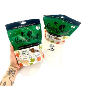 شویقی دنتال سگ Pooch & Mutt با طعم هویج و جعفری | مدل لاکچری 7 عدد Pooch & Mutt Roast Carrot & Parsnip Luxury Dental Sticks